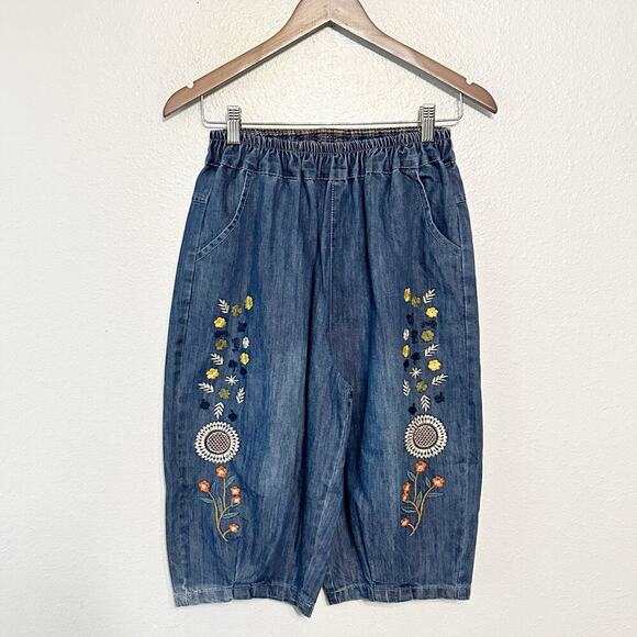 Indie Floral Embroidered Chambray Lantern Shorts women’s size small - Picture 1 of 10
